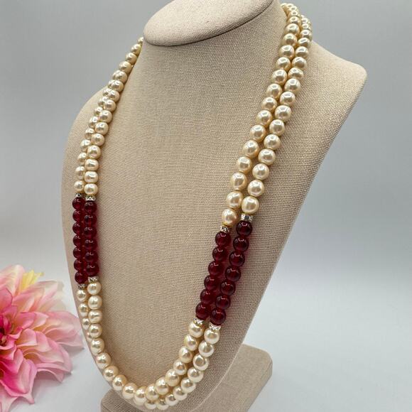 Vintage Faux Pearl Ivory Red Lucite Bead Double Strand Necklace Classic Romantic - Picture 4 of 14